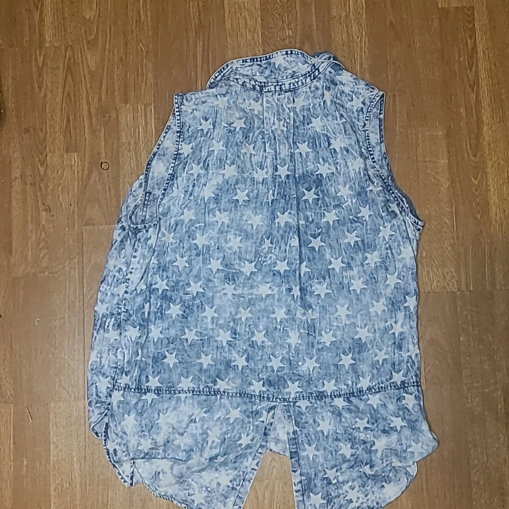 Rock & Republic patriotic chambray top 1x - Picture 4 of 4